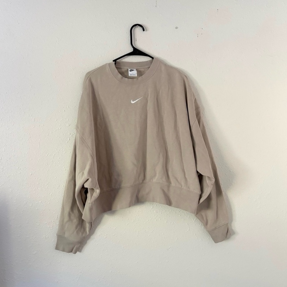 Nike Women's Beige Crewneck Sweatshirt